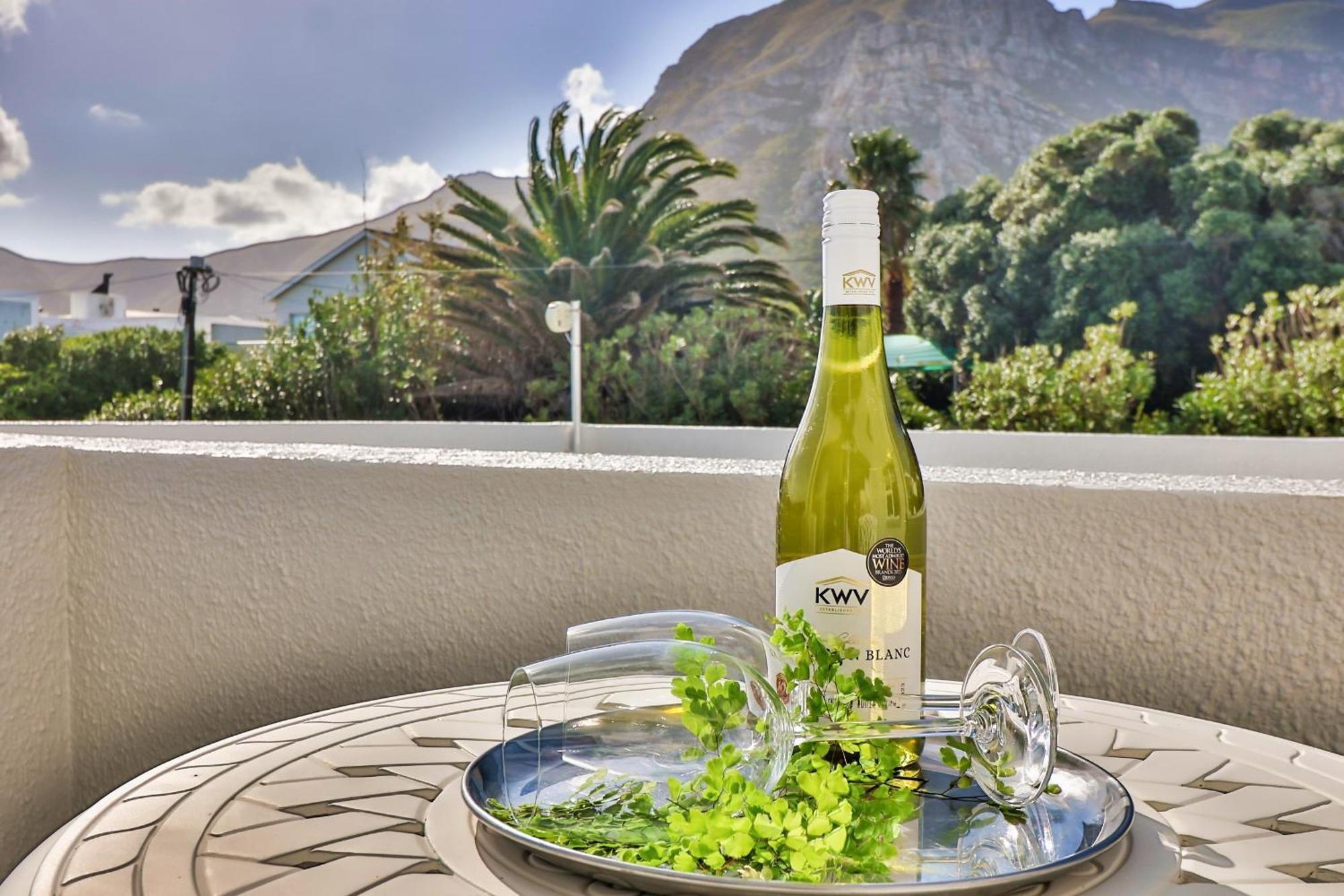 Hermanus Beachfront Lodge - Solar Power Exterior foto